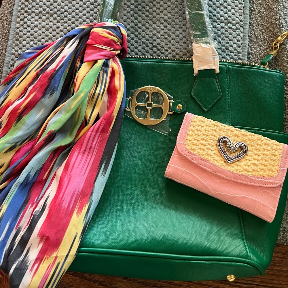 NWOT JOY & IMAN Kelly Green Bag Matching Scarf includes Brighton Pink Wallet